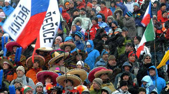 	 Crowds in Nove Mesto, Czech Republic cheer during World Cup. (Getty Images/AFP)