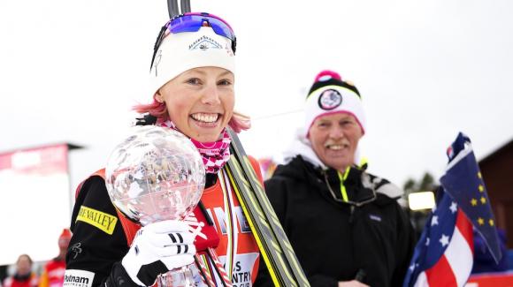 Three-time World Cup sprint champion Kikkan Randall received her globe after a fourth-place finish in Friday’s classic sprint, the final sprint of the season as well as the opening event of the three-day Stage World Cup mini-tour finale in Falun. (Getty Images/AFP/Jonathan Nackstrand)