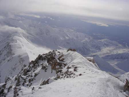 The ridge to high camp on Alaska's Denali (credit: Aaron Saari)