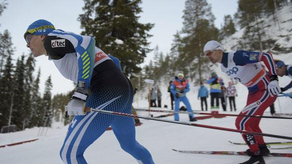 	 In the 2015 World Cup opener, Andy Newell posted his best finish since 2013, just missing the podium in fourth. (MARTTI KAINULAINEN/AFP/Getty Images)