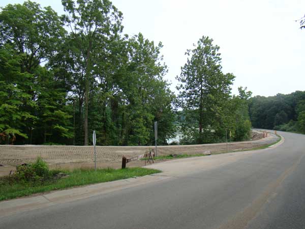 Bike path connector between Kensington Metropark and Milford-Kensington Bike trail