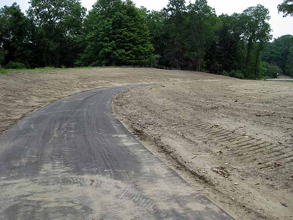 Kensington Metropark paved bike path and rollerski connector trail to the Milford-Kensington Bikeway