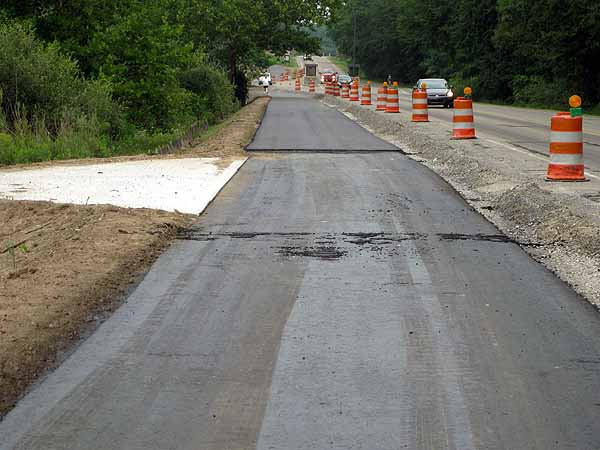 Kensington Metropark paved bike path and rollerski connector trail to the Milford-Kensington Bikeway