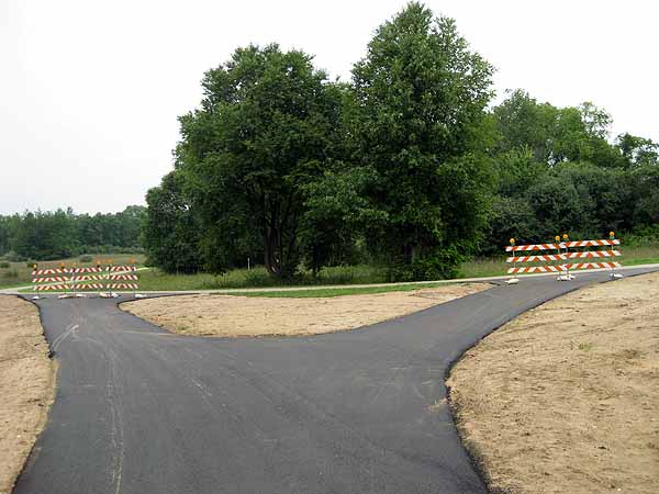 Kensington Metropark paved bike path and rollerski connector trail to the Milford-Kensington Bikeway