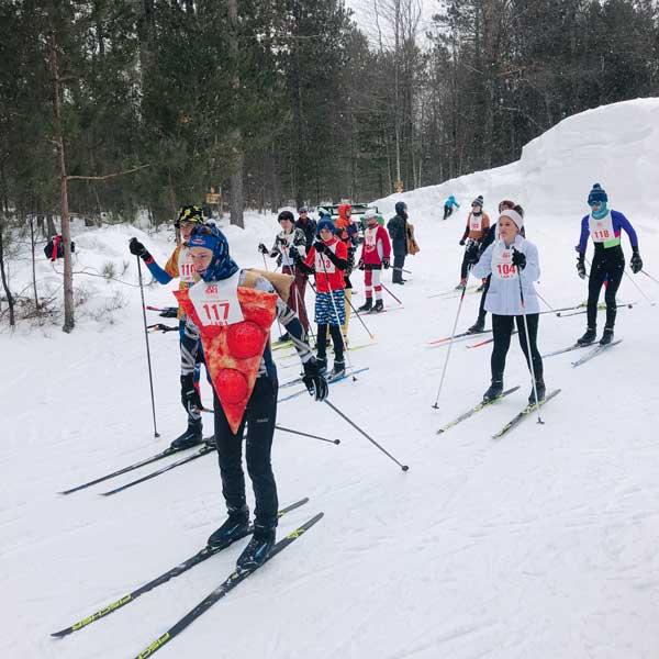 Record number of skiers in 2022 Muffin Race