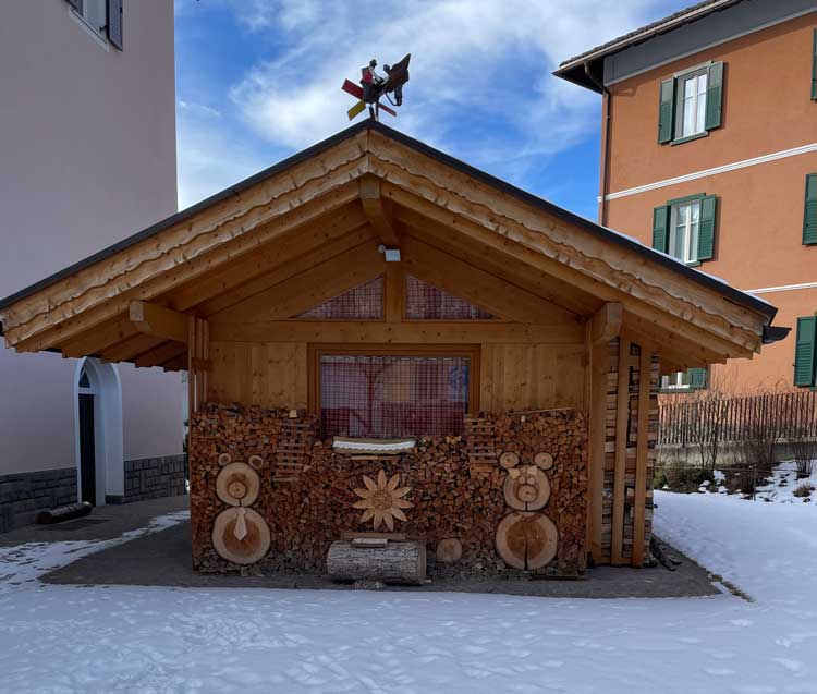 Fancy wood stacking, Dolomites style